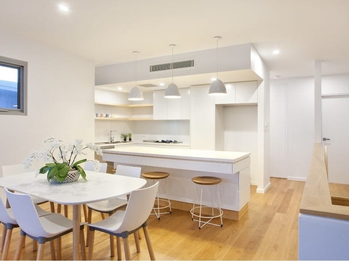 Stunning White & Timber Colour 6