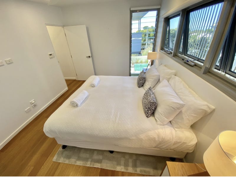 Stunning White & Timber Colour 15