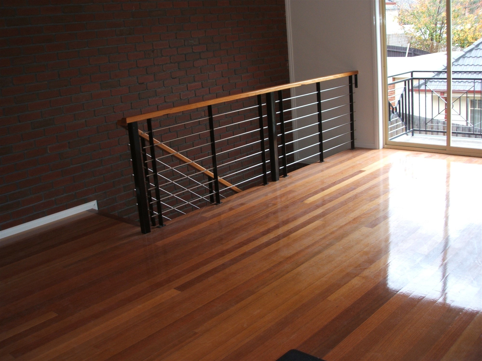 STYLISH TOWNHOUSE IN THE HEART 3