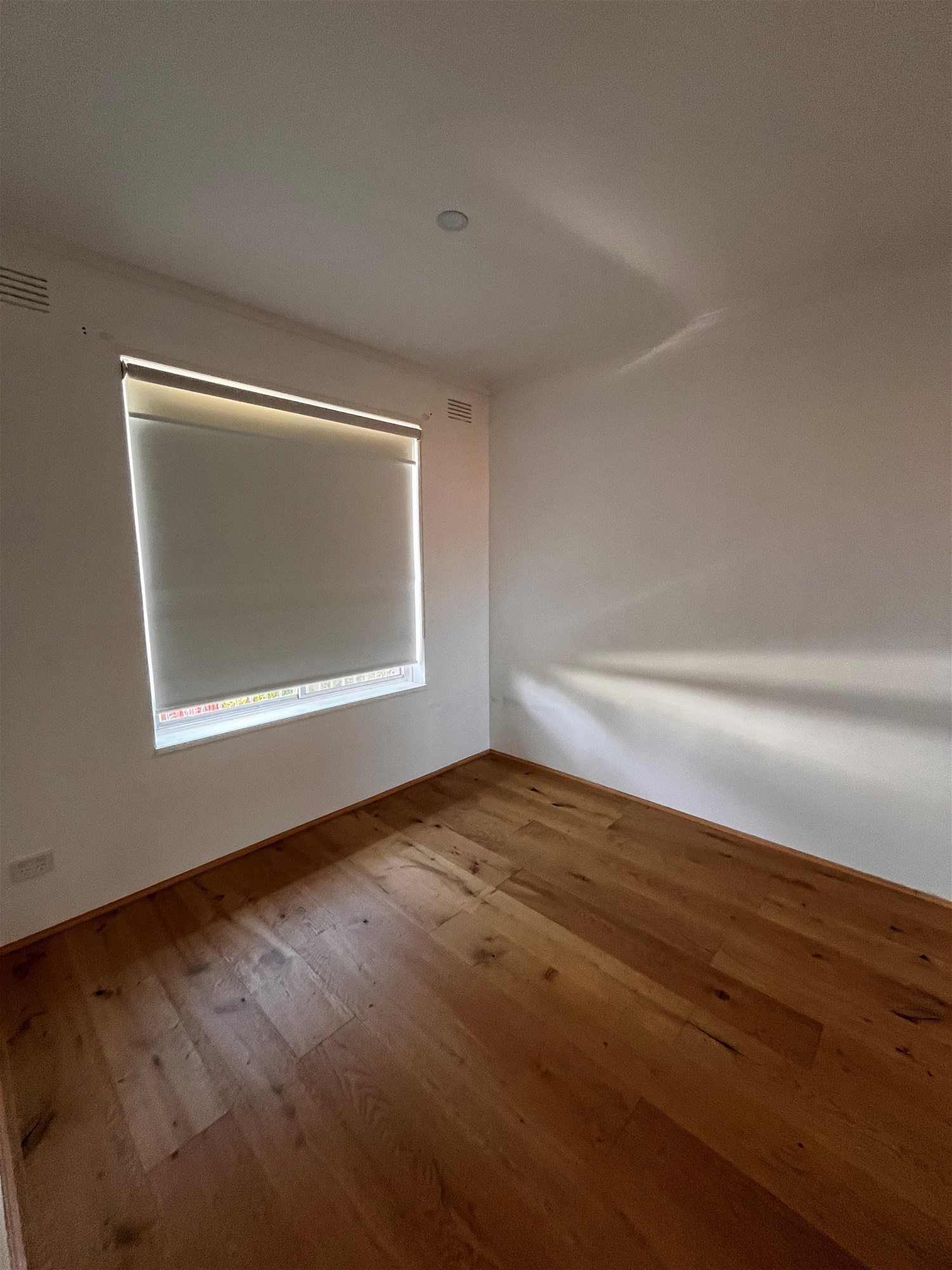 One Bedroom light filled Apartment 4