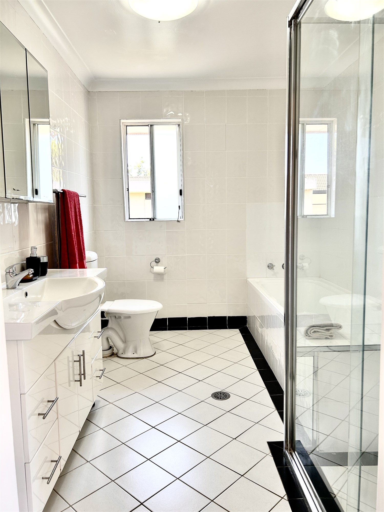 A hidden Rare Gem- Spacious 6