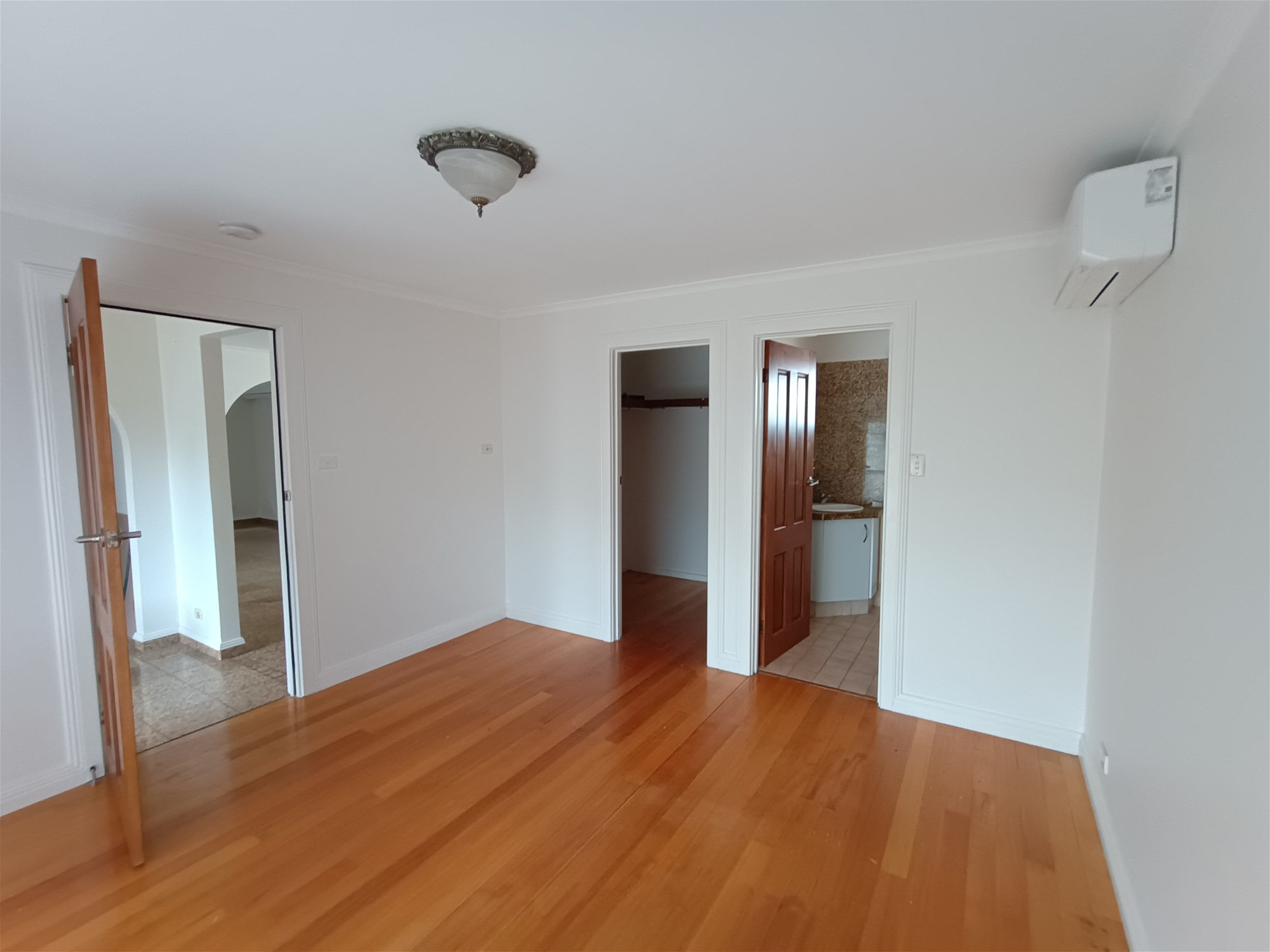 Luxury 4 bedroom 2 bathrooms 5