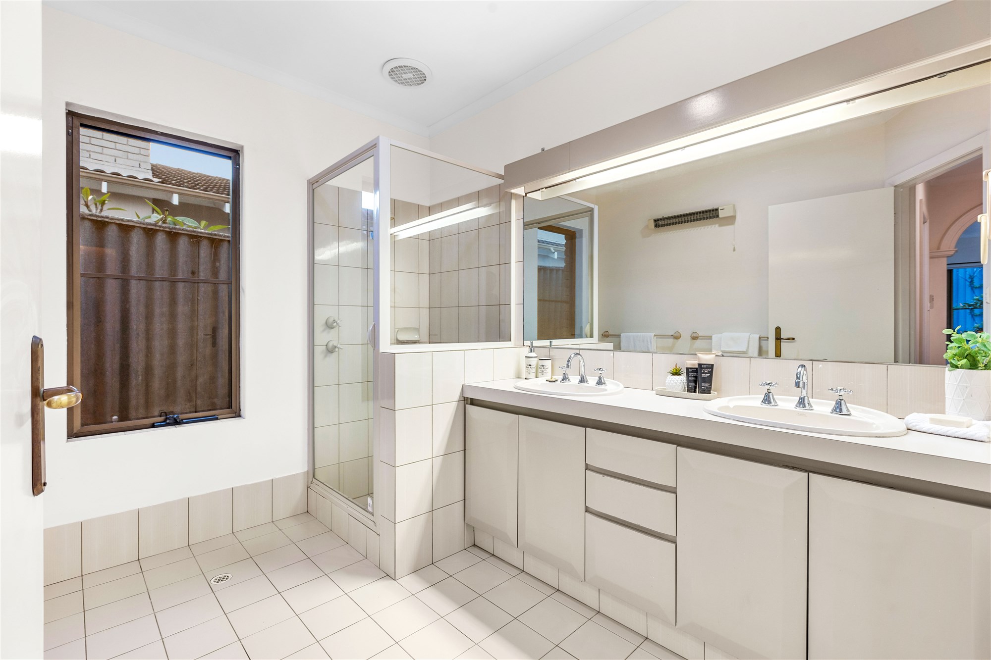 Perfect family home 9