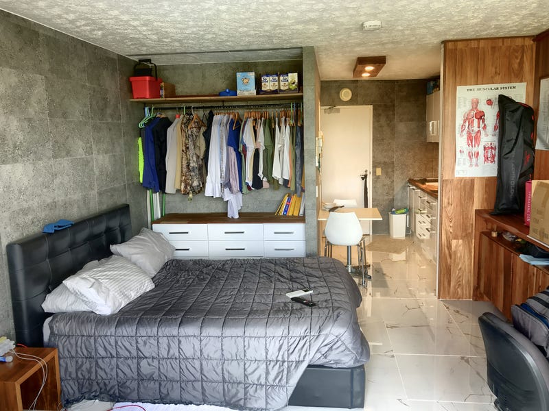 Renovated studio with views over lake and Bond Uni. sound proofed unit