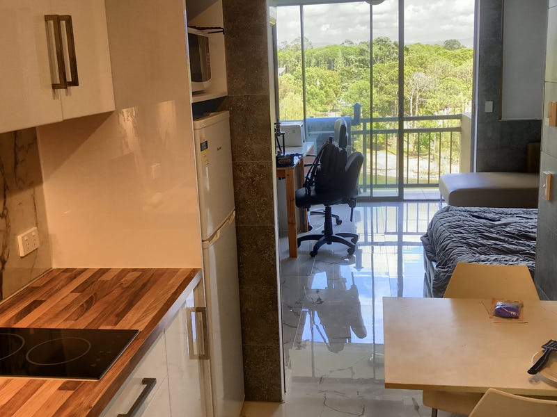 Renovated studio with views over 9