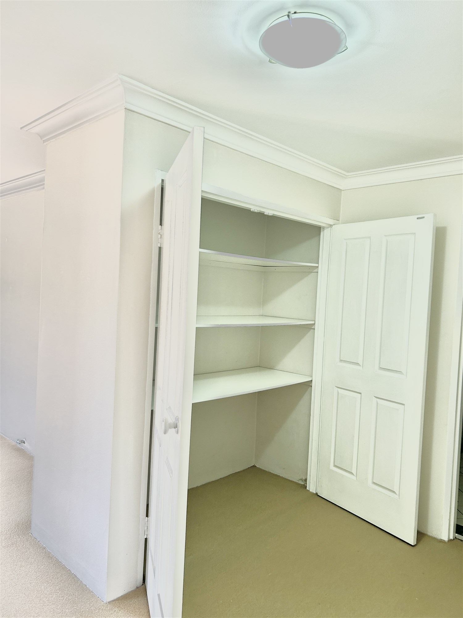 Immaculate Spacious Penthouse, Convenient & 12