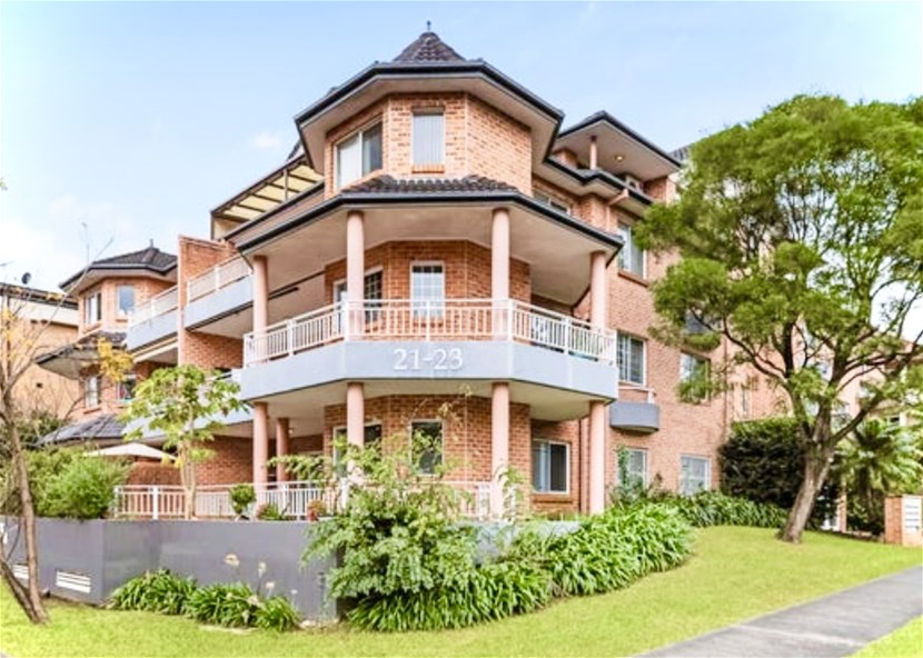 Immaculate Spacious Penthouse, Convenient & Quiet