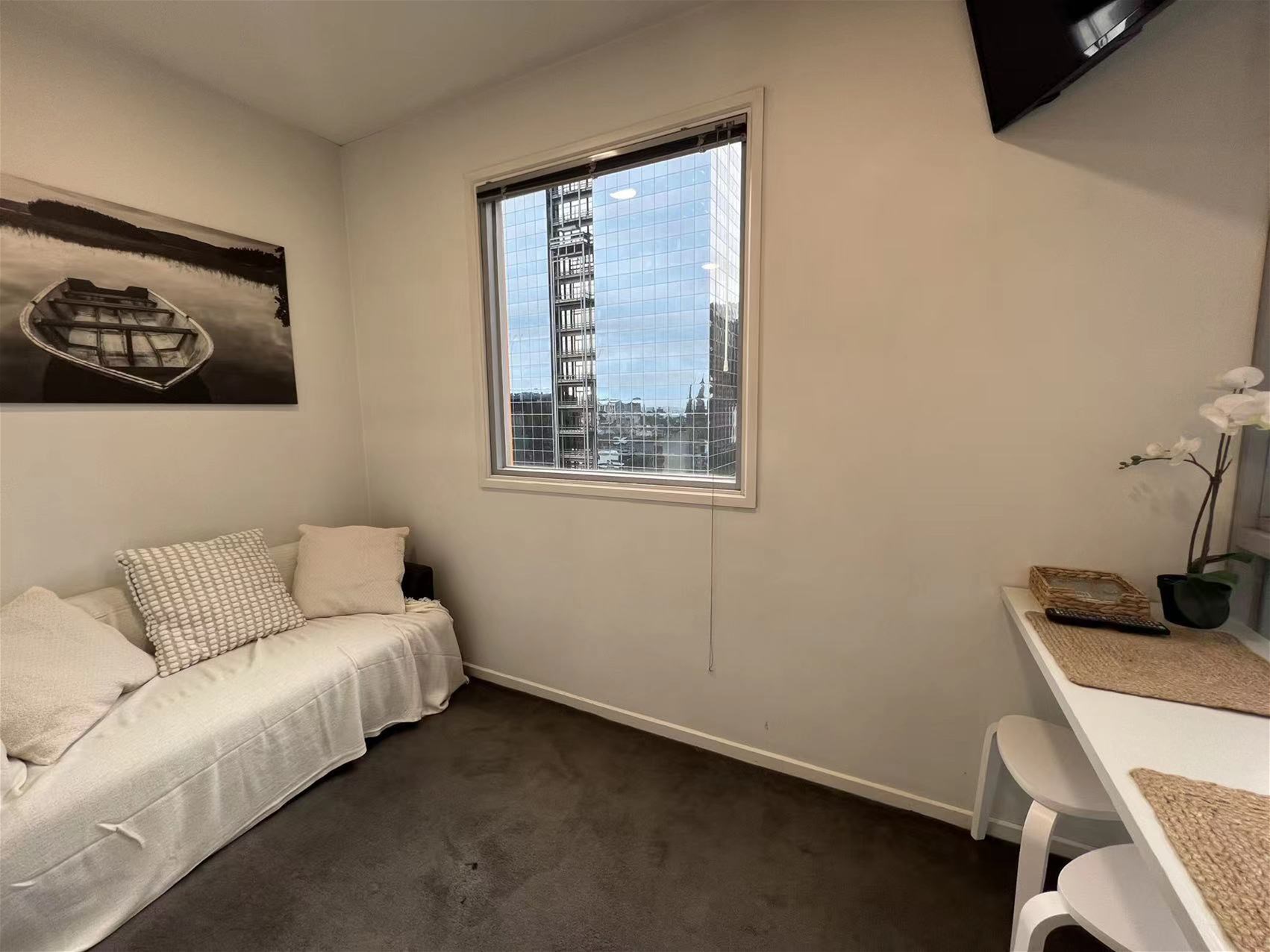 Fully Furnished 3 Bedroom Apartment 4
