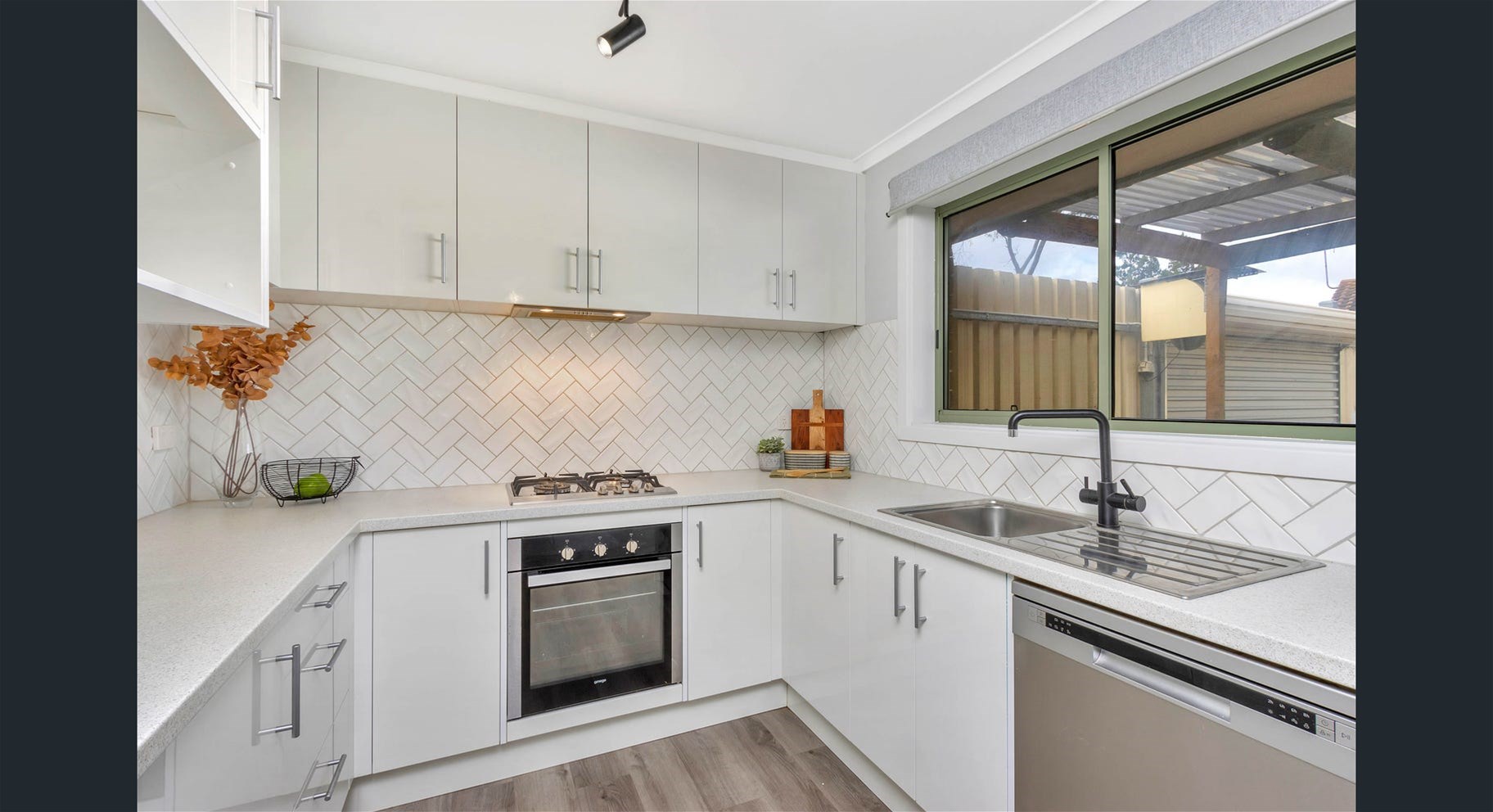 Beautifully presented 3 bedroom house 7