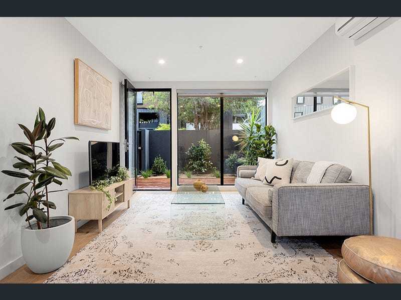Ground floor oasis with private 3