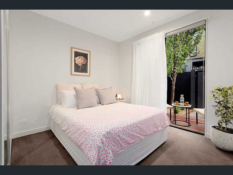 Ground floor oasis with private 7