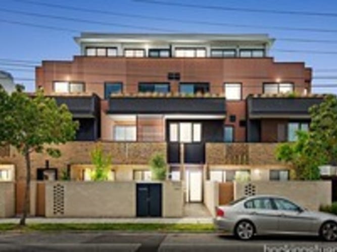 Ground floor oasis with private 8