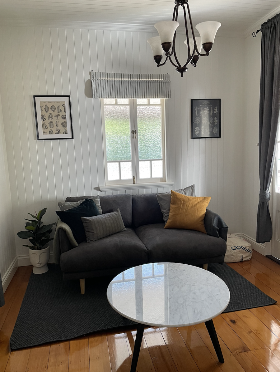 Detached One Bedroom House Furnished 5