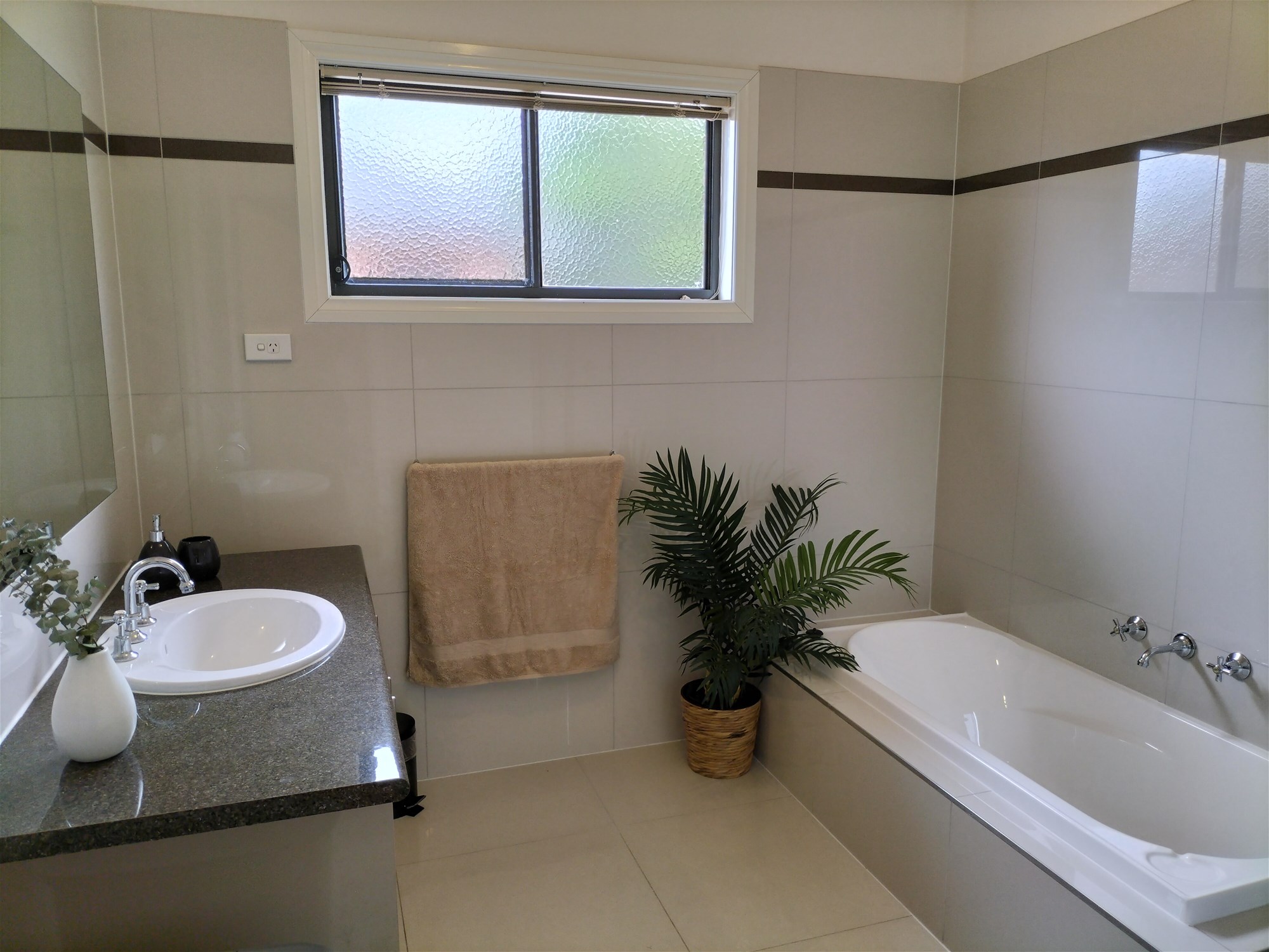 GREAT CENTRAL LOCATION 4